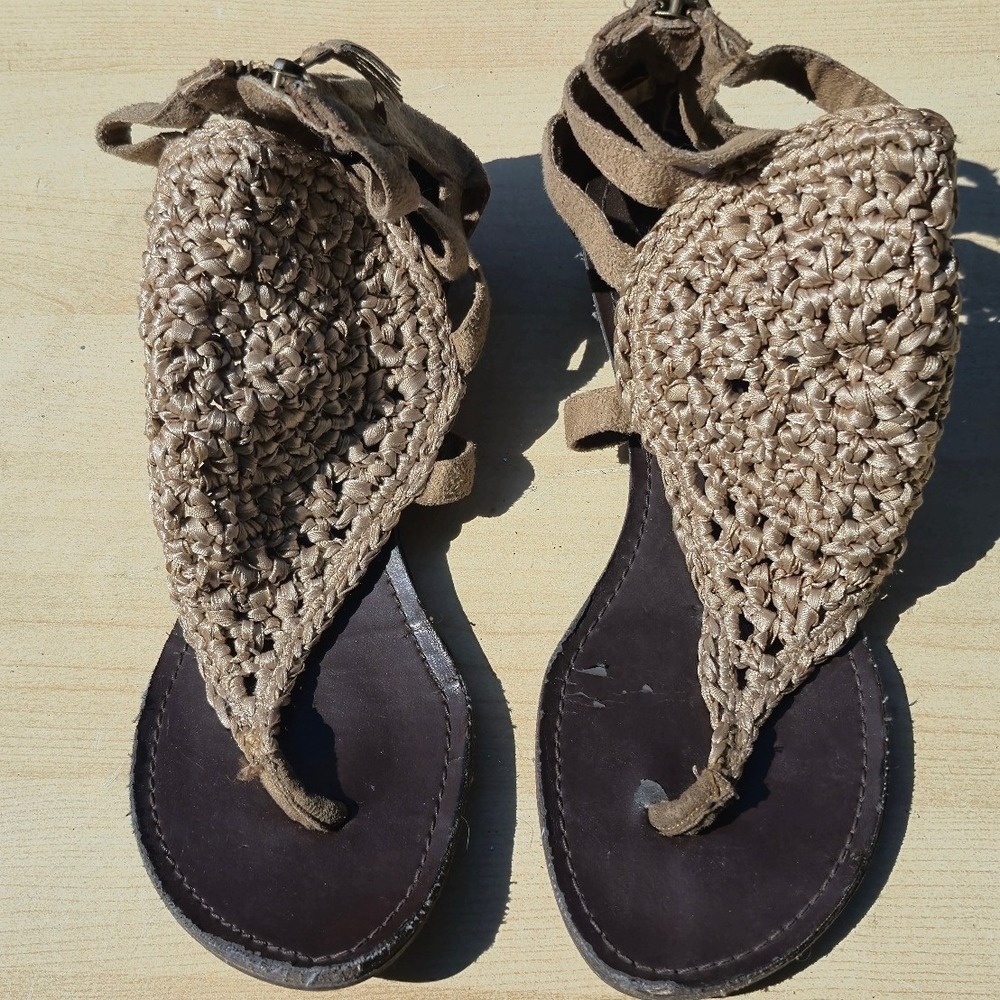 Candies Womens Woven Gladiator Sandals Tan Brown Thong Back Zip Flat Boho Shoes